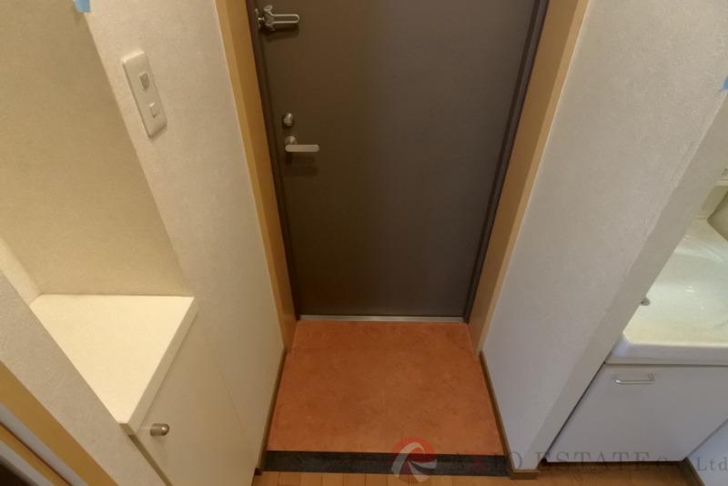 19/30 玄関