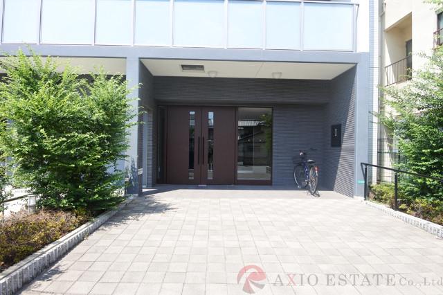 28/30 エントランス