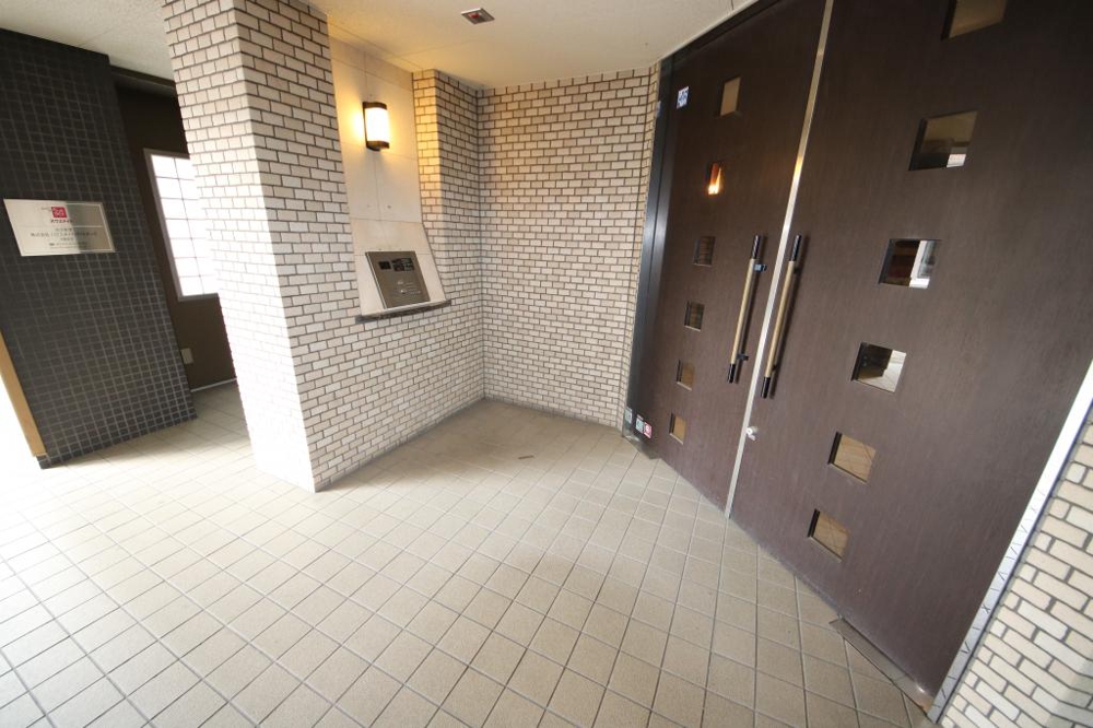 2/5 エントランス