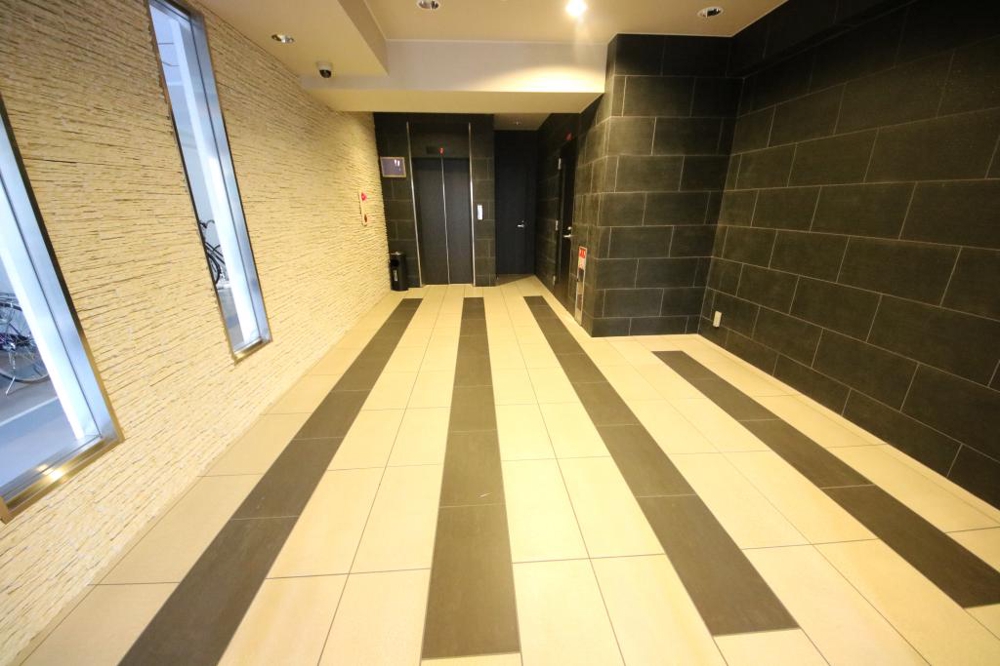 28/30 エントランス