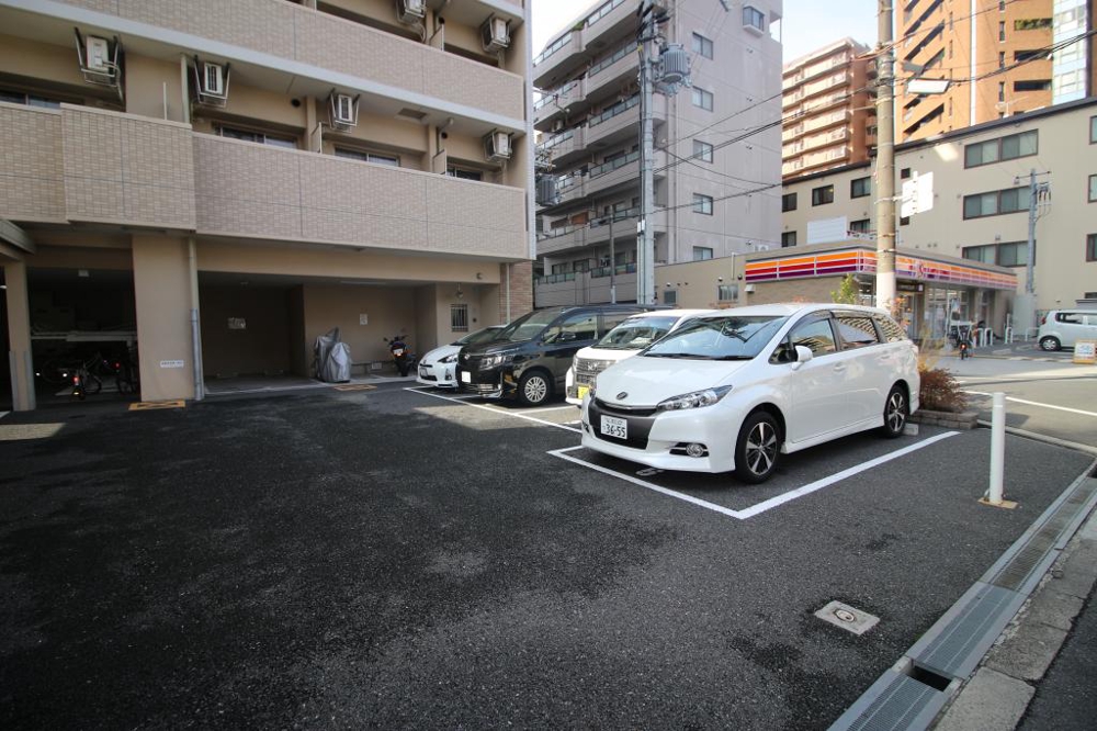 2/4 駐車場