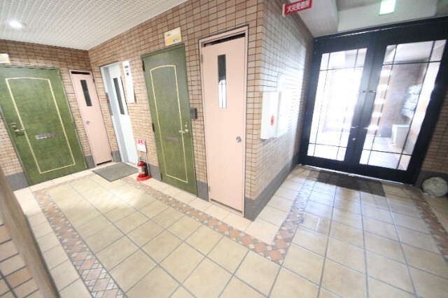 19/29 エントランス