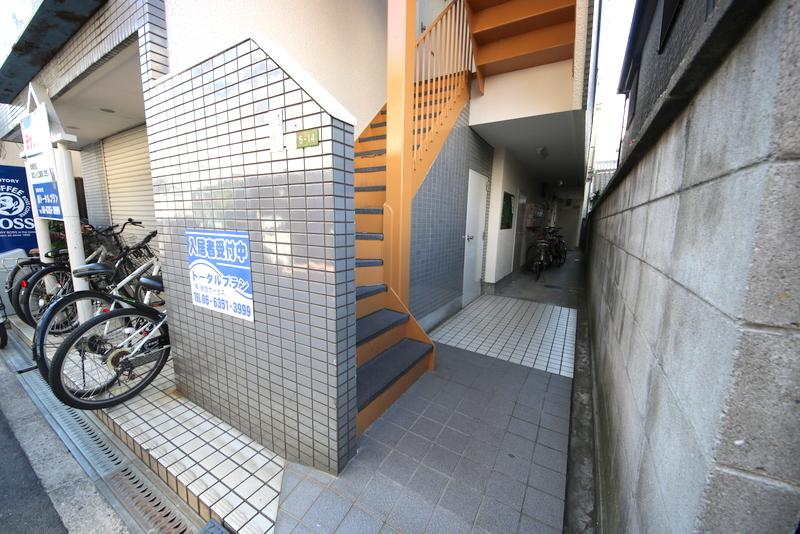 26/30 エントランス