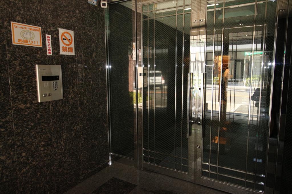 28/30 エントランス