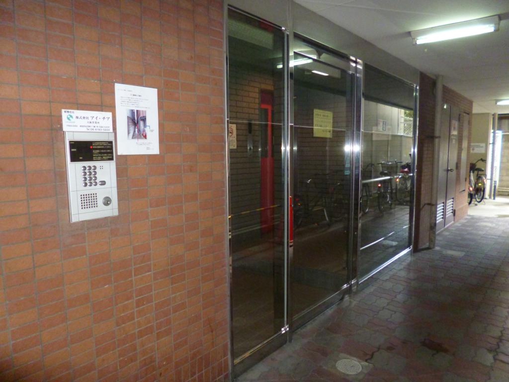 22/30 エントランス