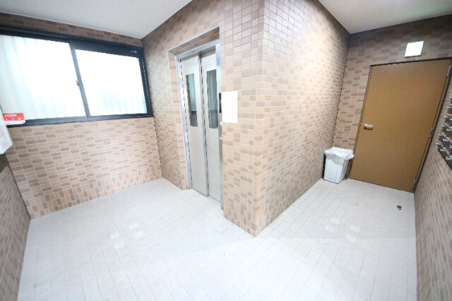 3/8 エントランス