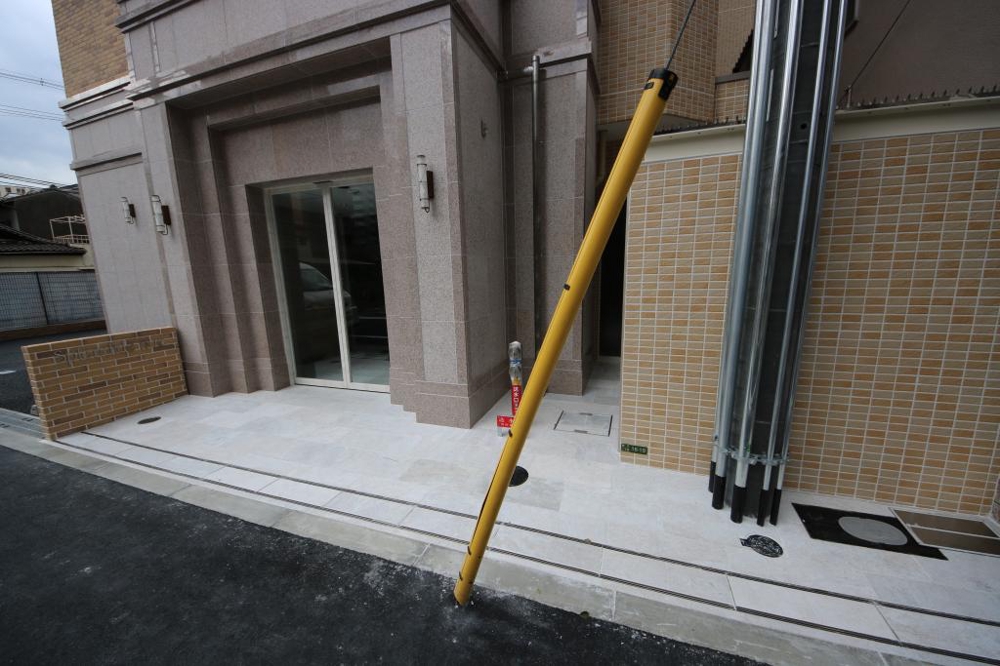 27/30 エントランス