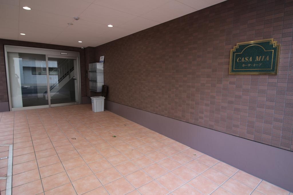 28/30 エントランス