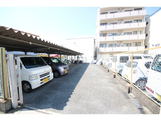 26/30 駐車場