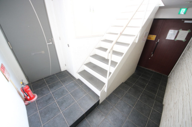 28/30 エントランス