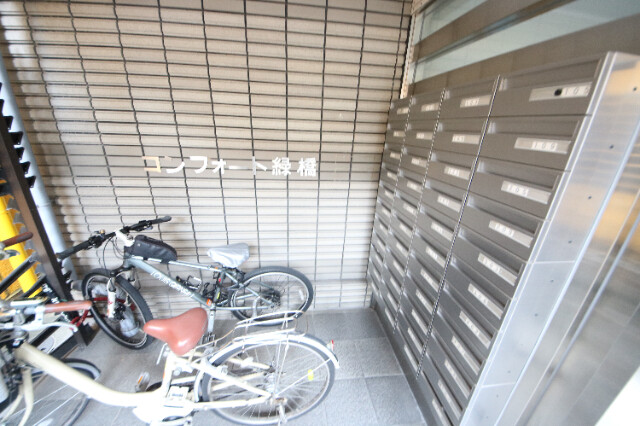 28/30 エントランス