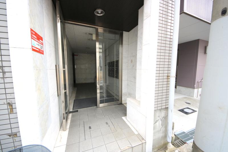 28/30 エントランス