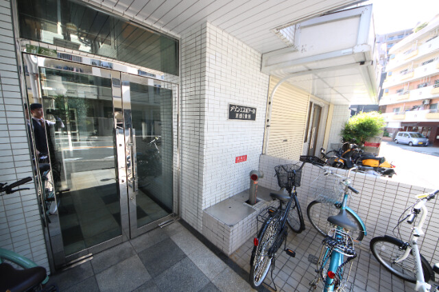 28/30 エントランス