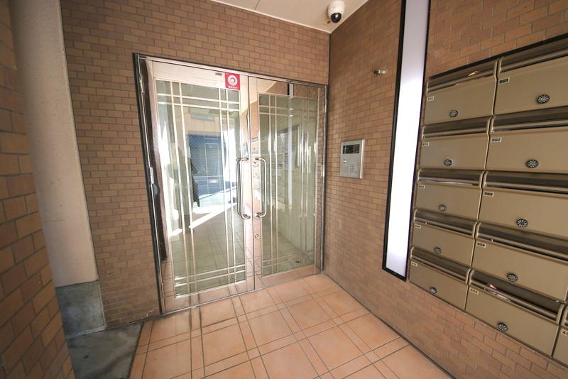 27/30 エントランス