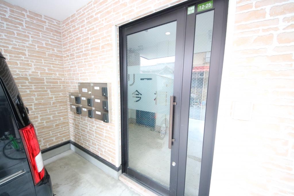 28/30 エントランス