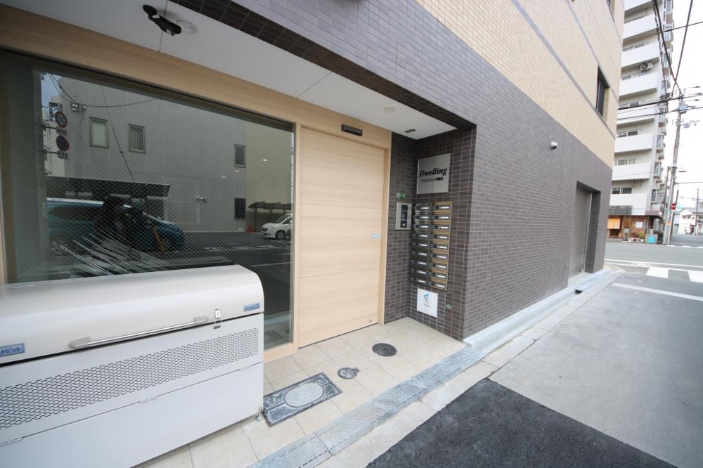 2/4 エントランス