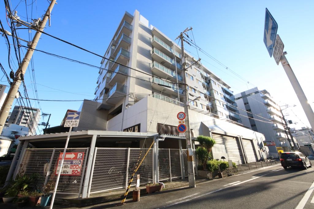 27/30 エントランス