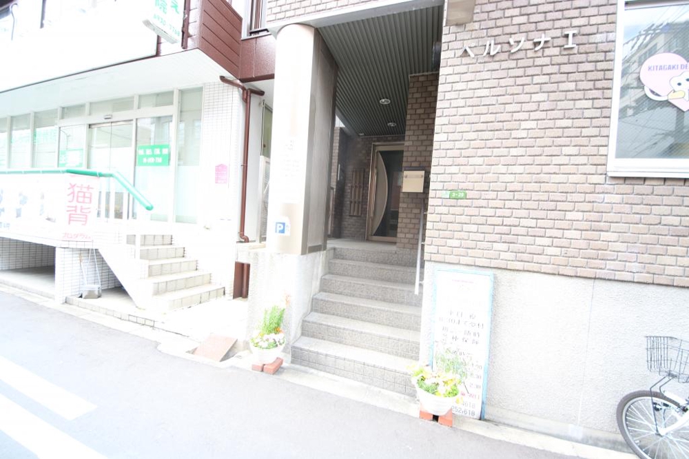 26/30 エントランス