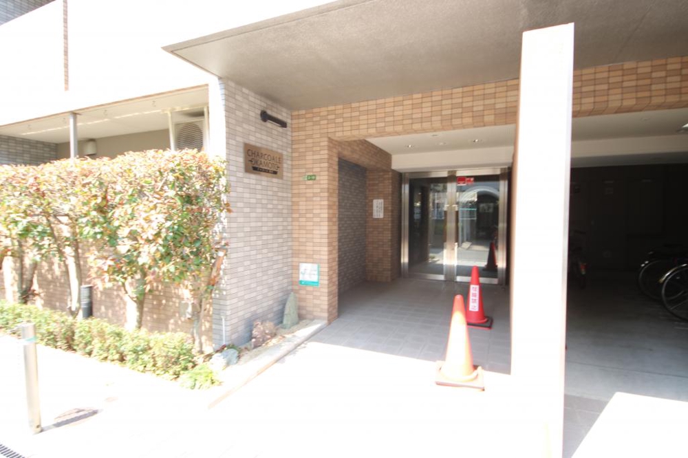 28/30 エントランス