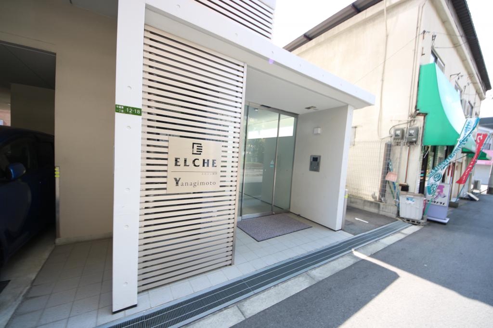 2/5 エントランス