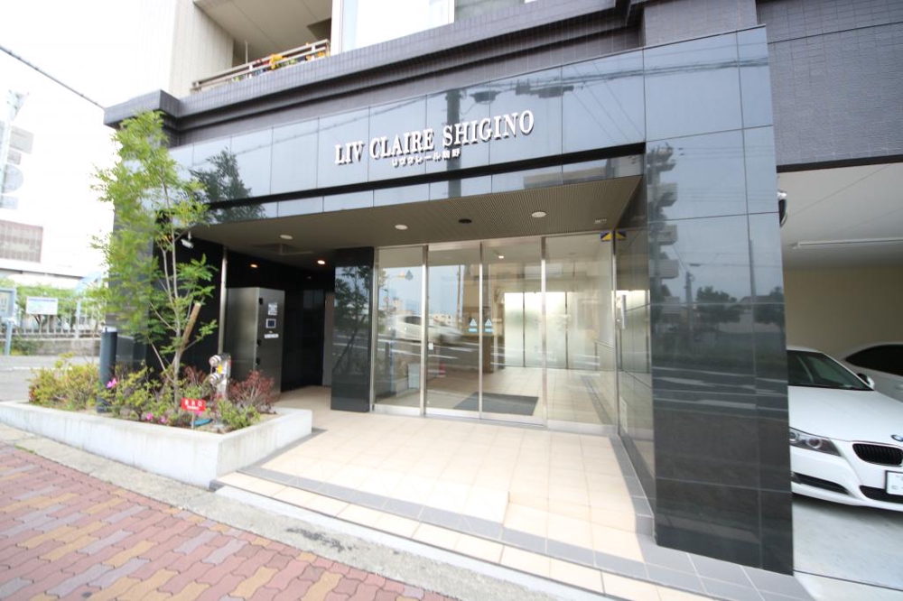 2/4 エントランス