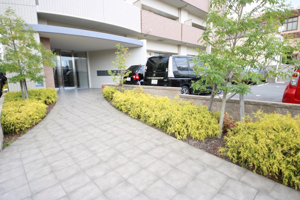 2/4 エントランス