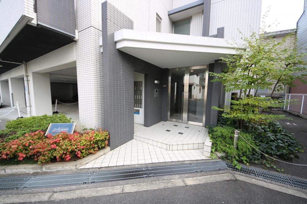 28/30 エントランス