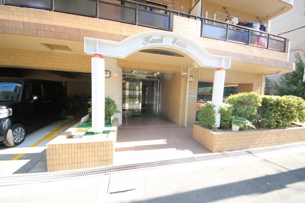 28/30 エントランス