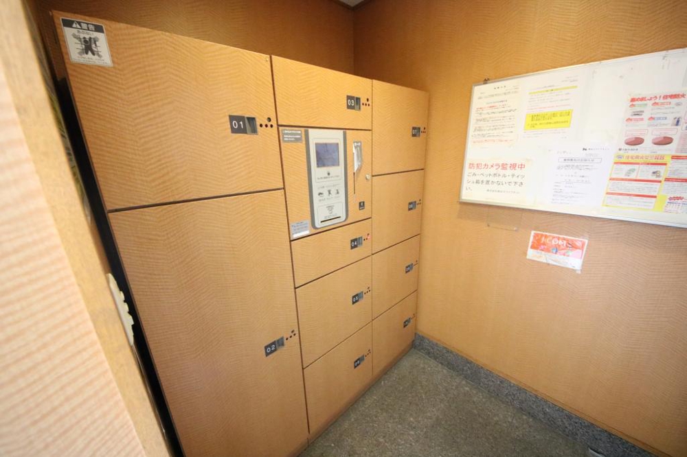 28/30 エントランス