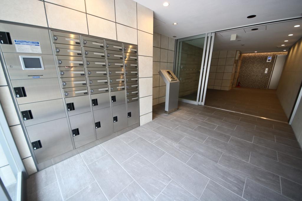 28/30 エントランス