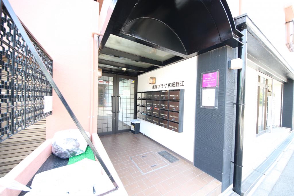 28/30 エントランス