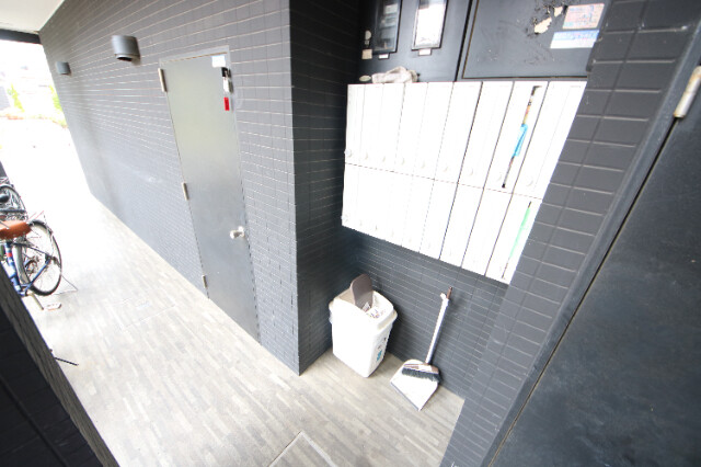 26/30 エントランス