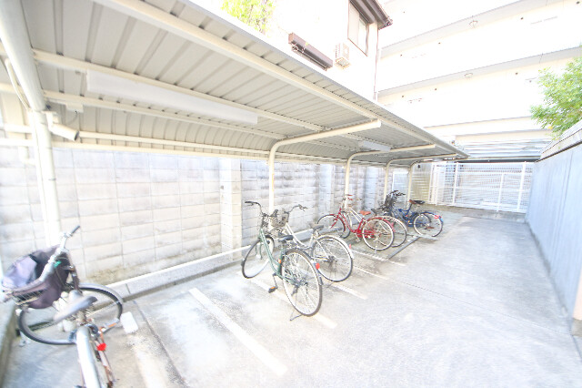 28/30 エントランス