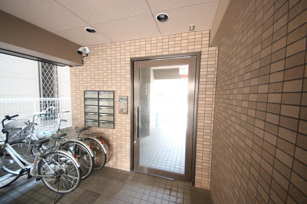 26/30 エントランス