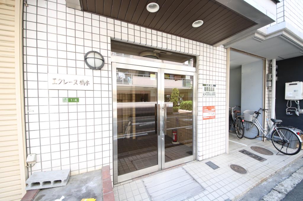 28/30 エントランス