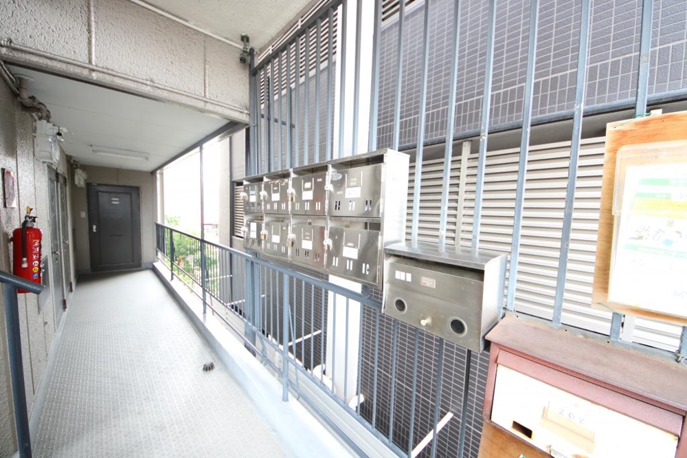 26/30 エントランス