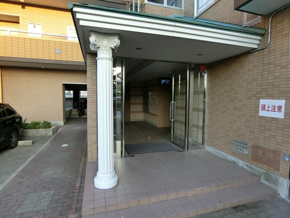 25/30 エントランス