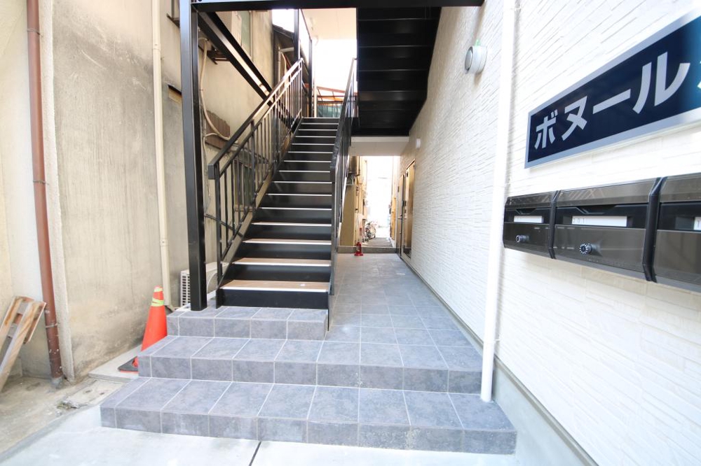 28/30 エントランス