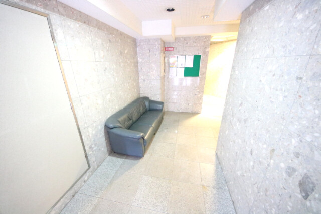 26/30 エントランス