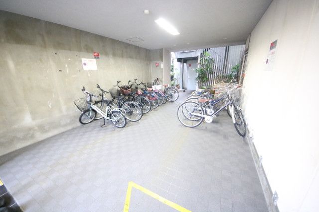 28/30 駐車場