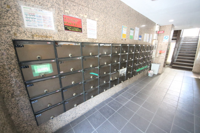 28/30 エントランス