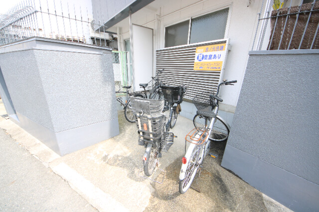 28/30 エントランス