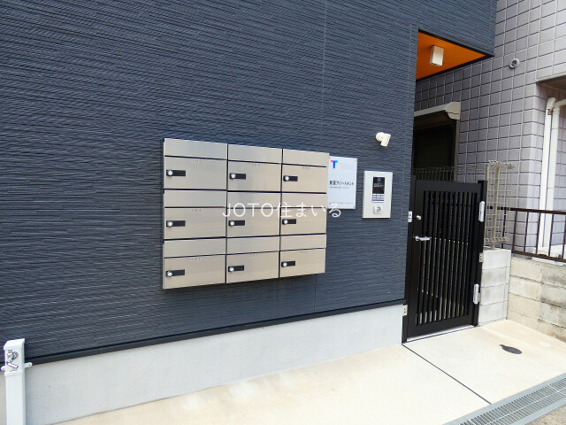 30/30 エントランス