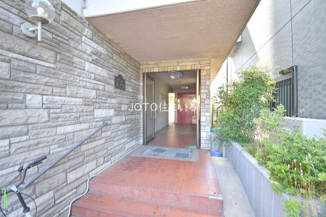 19/26 エントランス