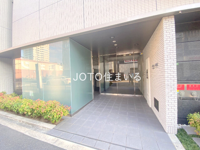 25/30 エントランス