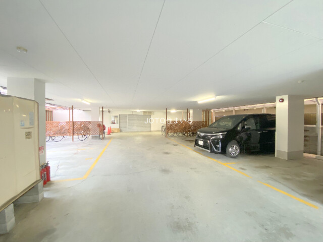 18/24 駐車場