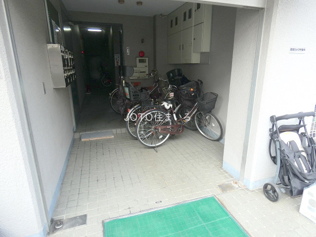 21/27 エントランス