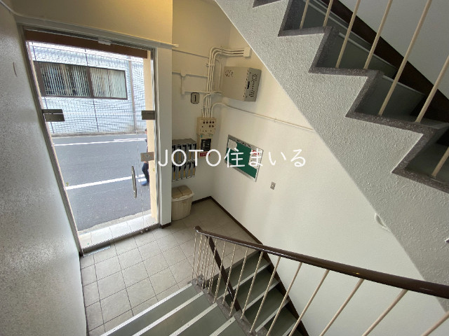 20/27 エントランス