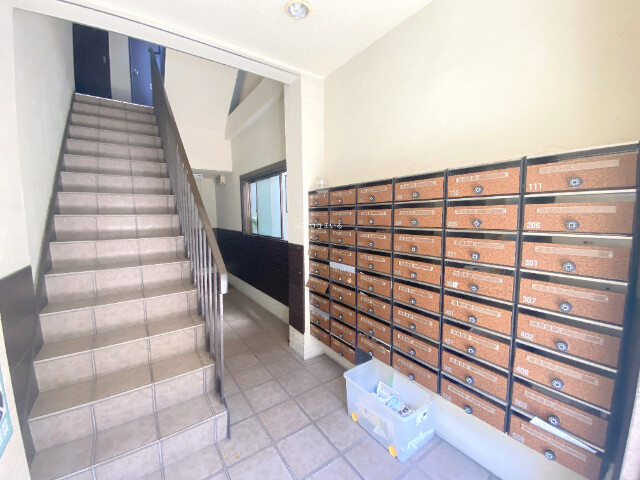 18/25 エントランス