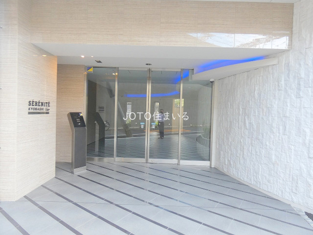 19/25 エントランス